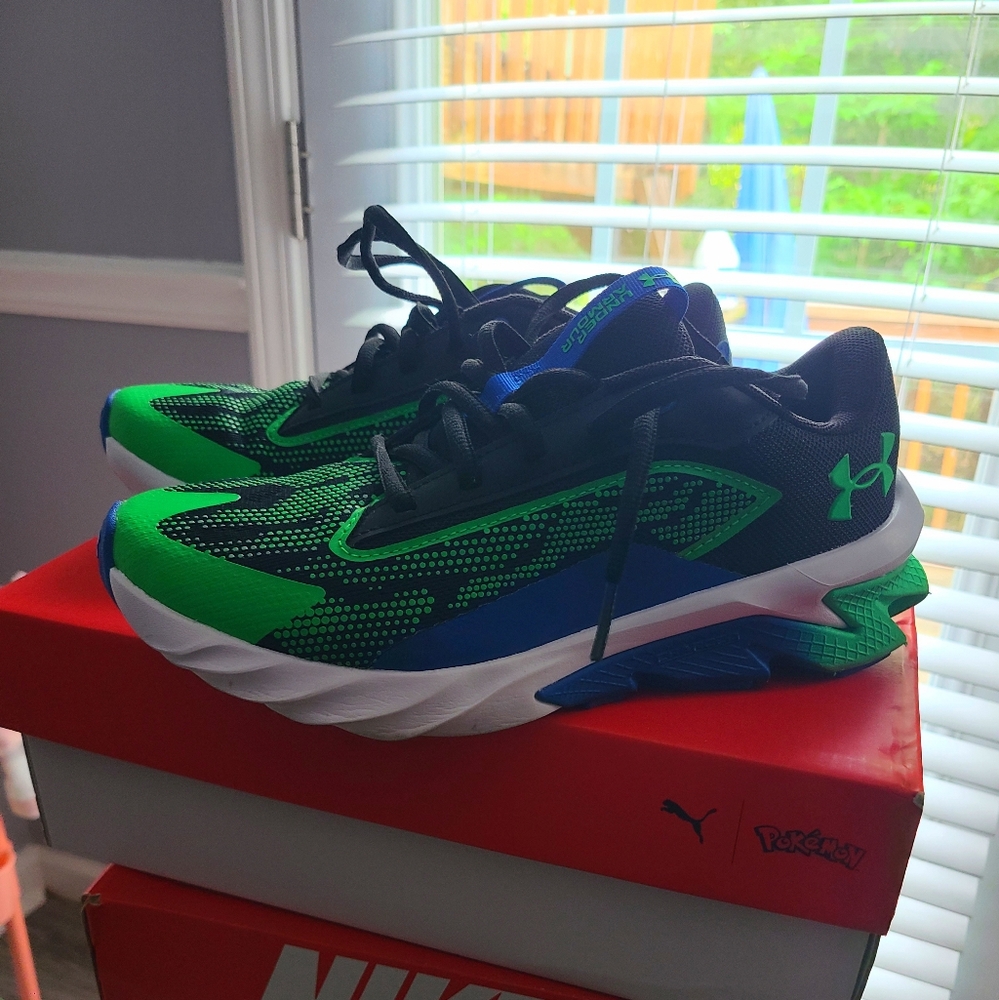 Boys Under Armour Sneakers